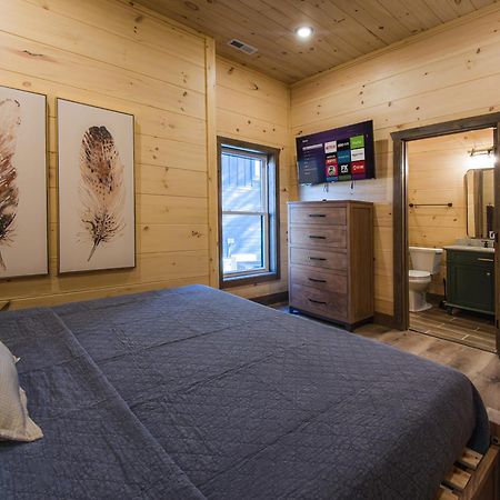 Luxury 12-Bedroom Cabin With Indoor Pool, Hot Tub & Movie Theater, Sleeps 36 Sevierville Dış mekan fotoğraf