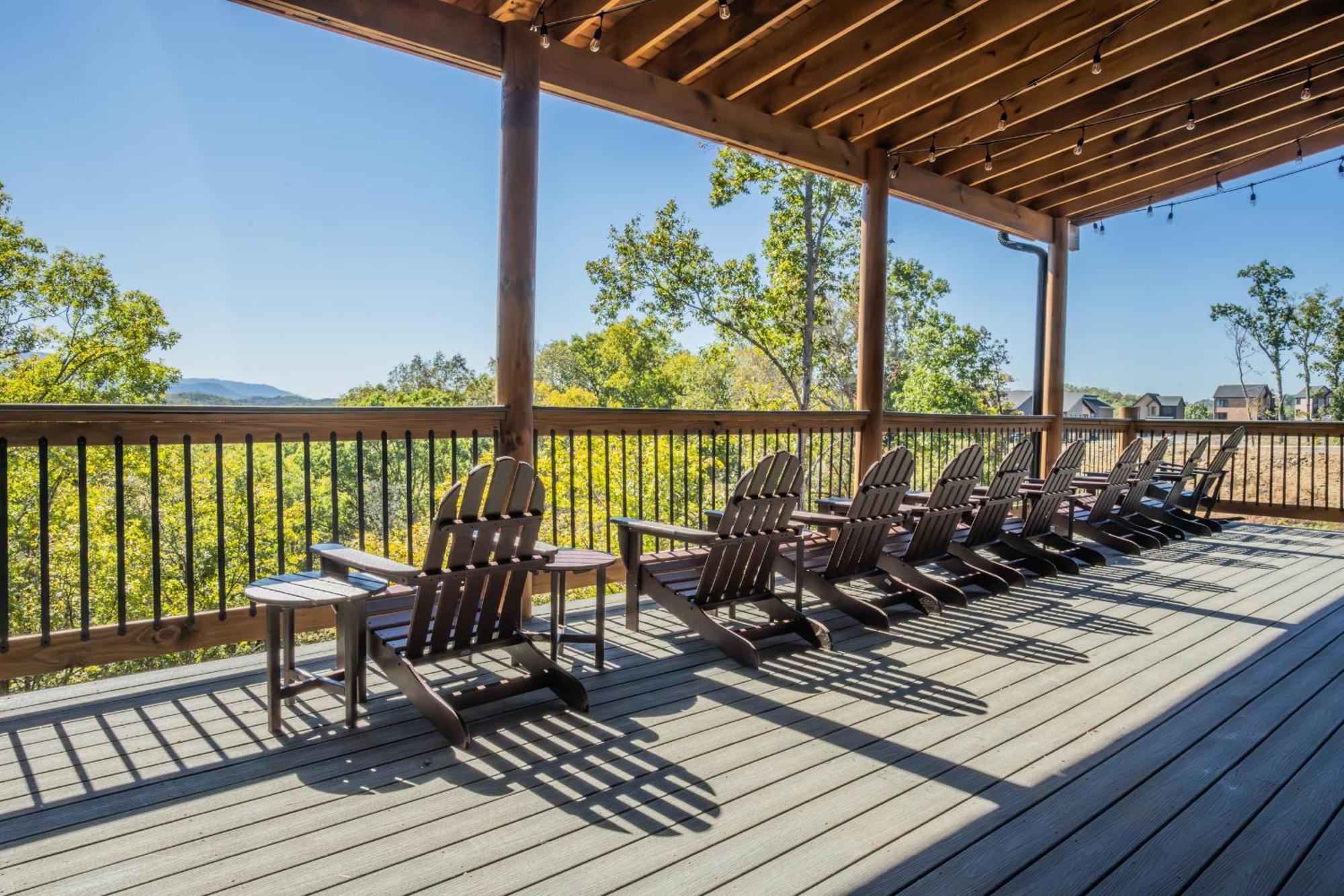 Luxury 12-Bedroom Cabin With Indoor Pool, Hot Tub & Movie Theater, Sleeps 36 Sevierville Dış mekan fotoğraf