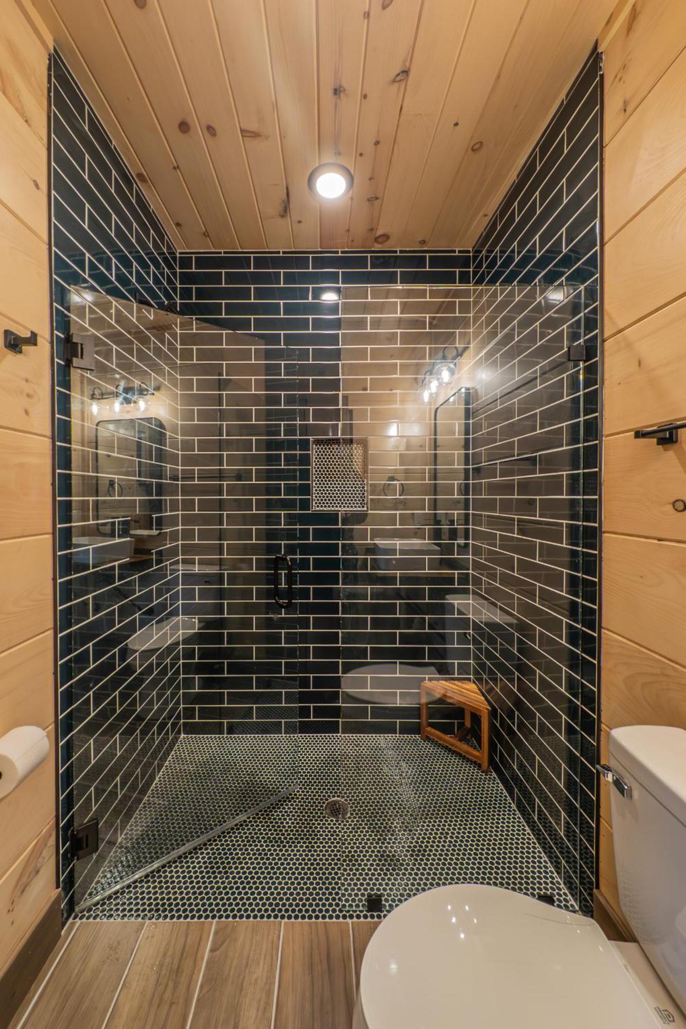 Luxury 12-Bedroom Cabin With Indoor Pool, Hot Tub & Movie Theater, Sleeps 36 Sevierville Dış mekan fotoğraf