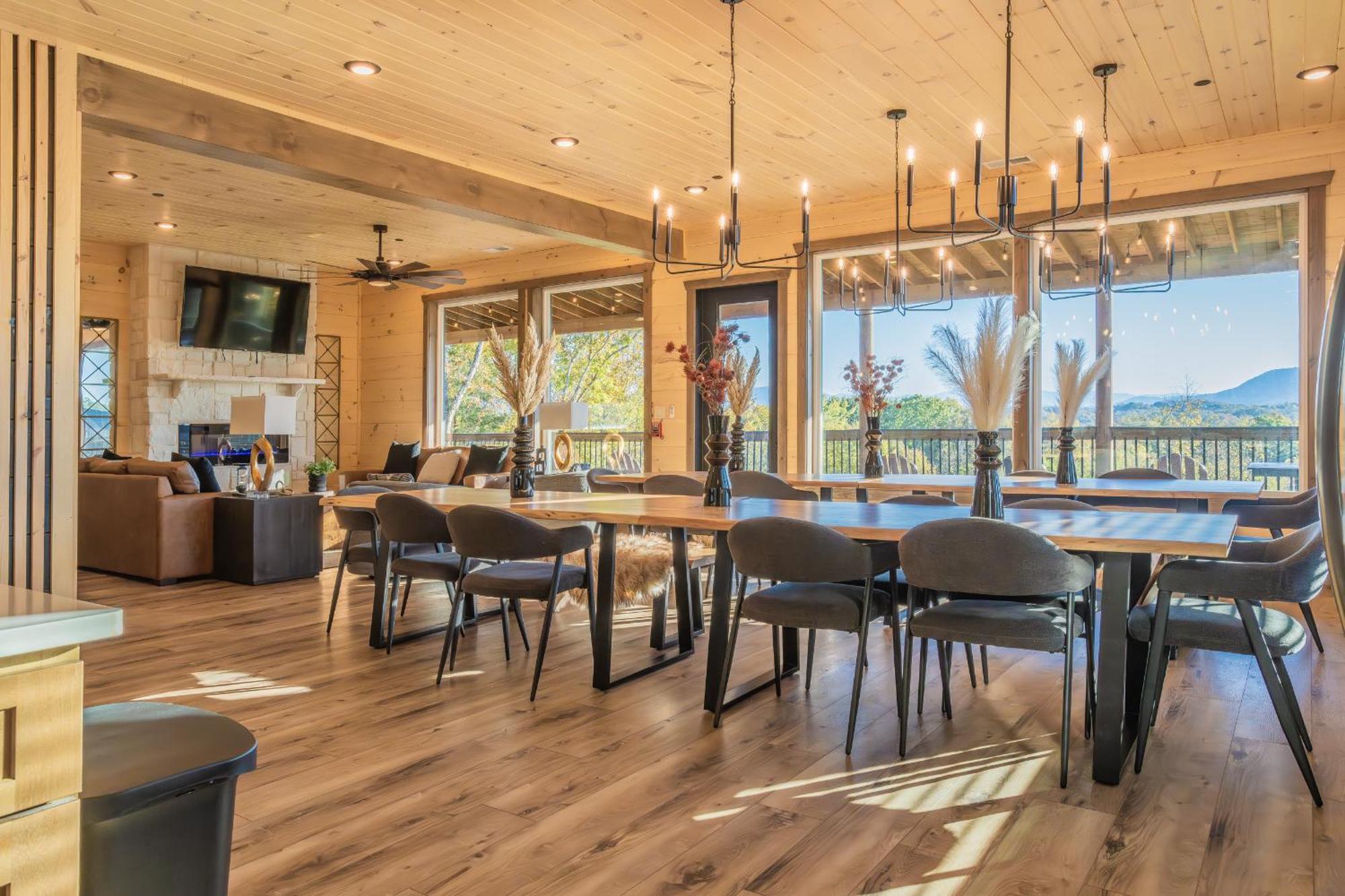 Luxury 12-Bedroom Cabin With Indoor Pool, Hot Tub & Movie Theater, Sleeps 36 Sevierville Dış mekan fotoğraf