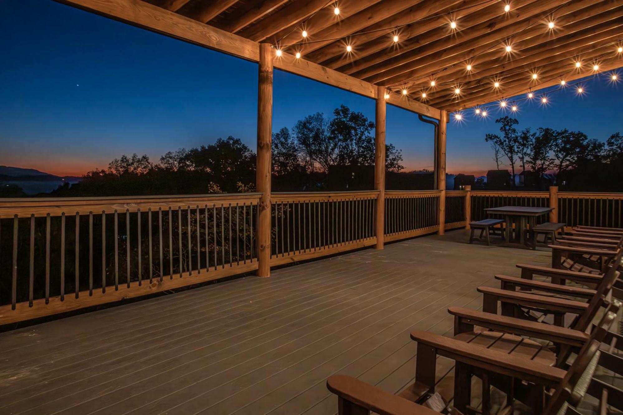 Luxury 12-Bedroom Cabin With Indoor Pool, Hot Tub & Movie Theater, Sleeps 36 Sevierville Dış mekan fotoğraf